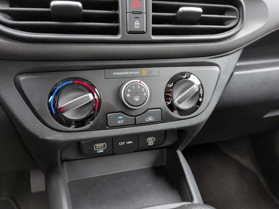 Hyundai i10 1.0 Comfort | Navi | Cruise | Airco | NU Rijklaarprijs! Incl.12 Maanden, APK, Onderhoudsbeurt etc! Premiumpakket gratis!