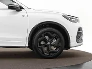 Volkswagen Tiguan R-Line 1.5 eHybrid 204 PK 6 versn. DSG · Voorstoelen verwarmbaar · Sfeerverlichting · All-season banden