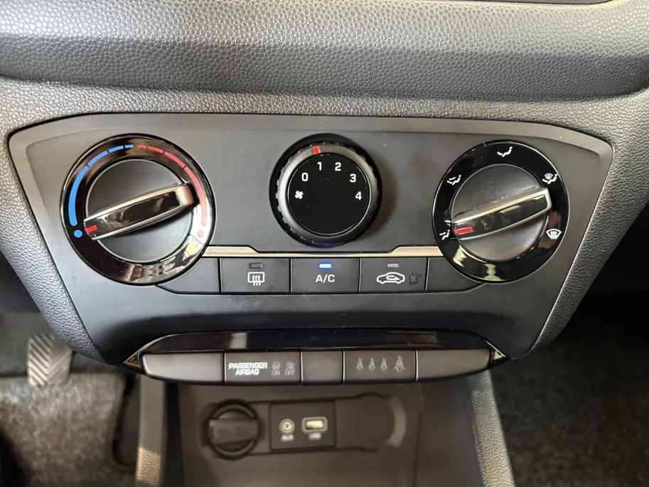 Hyundai i20 1.0 T-GDI Black Edition Navigatie