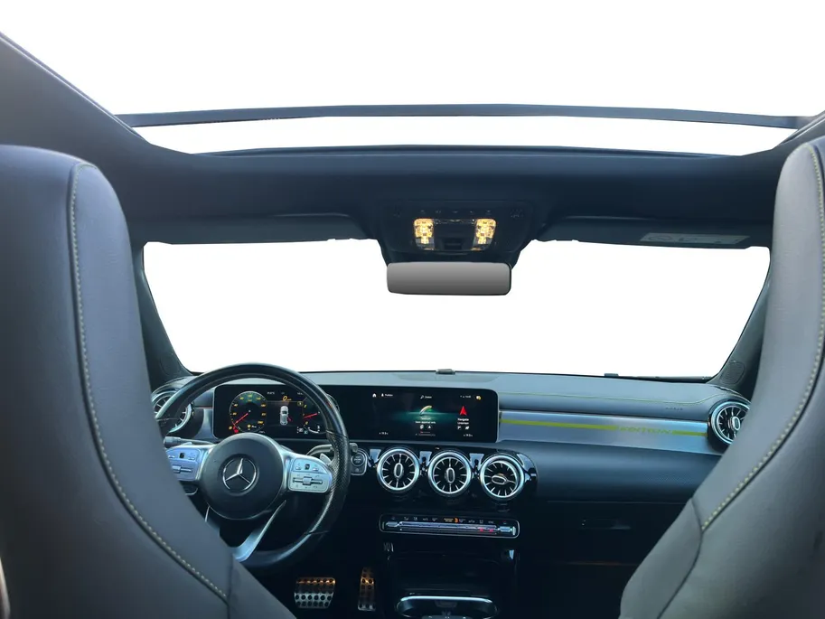 Mercedes-Benz A-Klasse 250 Premium Plus | AMG Pakket | Panoramadak | Achteruitrijcamera | Stoelverwarming | 12 maanden garantie! |