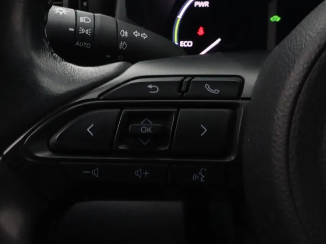 Toyota Yaris Cross 1.5 Hybrid Dynamic Trekhaak | Stoel en stuurverwarming | Parkeersensoren