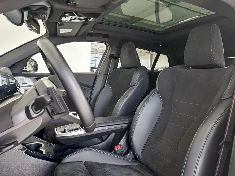 BMW iX2 eDrive20 67 kWh