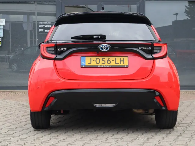 Toyota Yaris 1.5 Hybrid Launch Edition Bi-tone | JBL | Blindspot