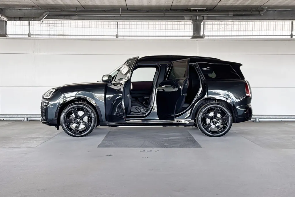 MINI Countryman Electric E John Cooper Works M 66.5 kWh