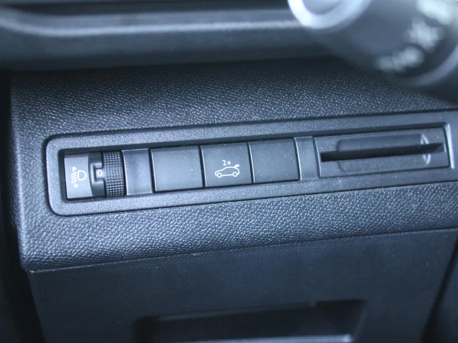 Peugeot 3008 1.6 e-THP Allure | Trekhaak | Navi | Elektr. achterklep | Camera | Apple Carplay/Android Auto | Cruise | 18' LM | All seasons |