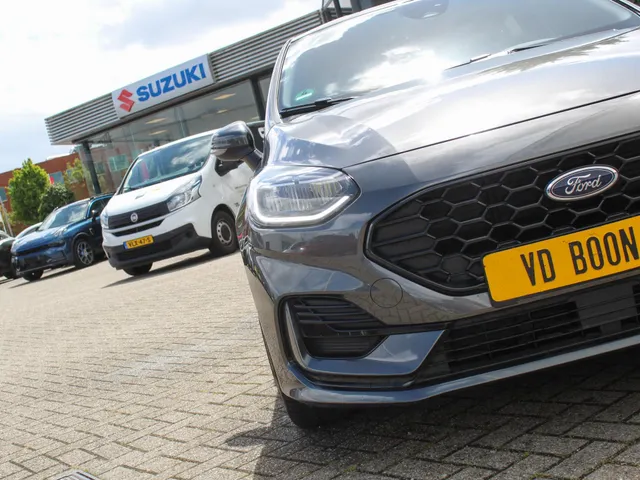 Ford Fiesta 1.0 EcoBoost Hybrid ST-Line Automaat | Navi | Cruise | Clima | Park sens | All Season