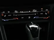 Volkswagen Polo 1.0 TSI 110pk DSG Style · Apple/Android Car Play · Dodehoeksensor · Matrix LED · Navigatie · Stoelverwarming · P-Sensoren · 15'' Inch ·
