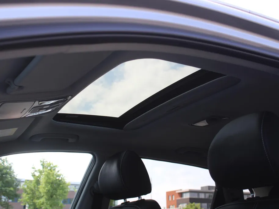 Kia e-Niro DynamicPlusLine 64 kWh | Schuif-/kantel dak | Cruise adapt.| Navi | 17' LM | Stuur-/stoelverwarming | Camera | Clima |