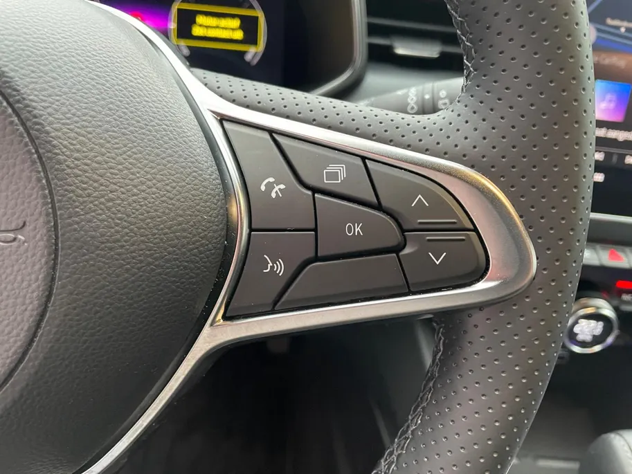Mitsubishi Colt 1.6 HEV Instyle | Navigatie| Climate Control| Camera| Lichtmetalen velgen| Stoel verwarming| BOSE audio systeem| Parkeer sensoren voor en achter| Stuur verwarming