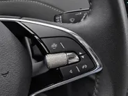 Škoda Enyaq iV 60 Selection 132kW/180 PK · Navigatie · Leder/stof · Apple/Android Car Play · Camera