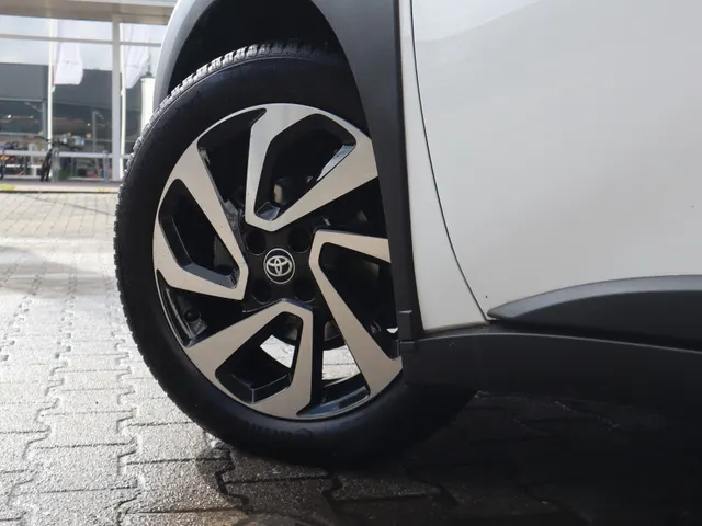Toyota Aygo X 1.0 VVT-i S-CVT Pulse Automaat Bi-Tone | AllSeasons | Climate co