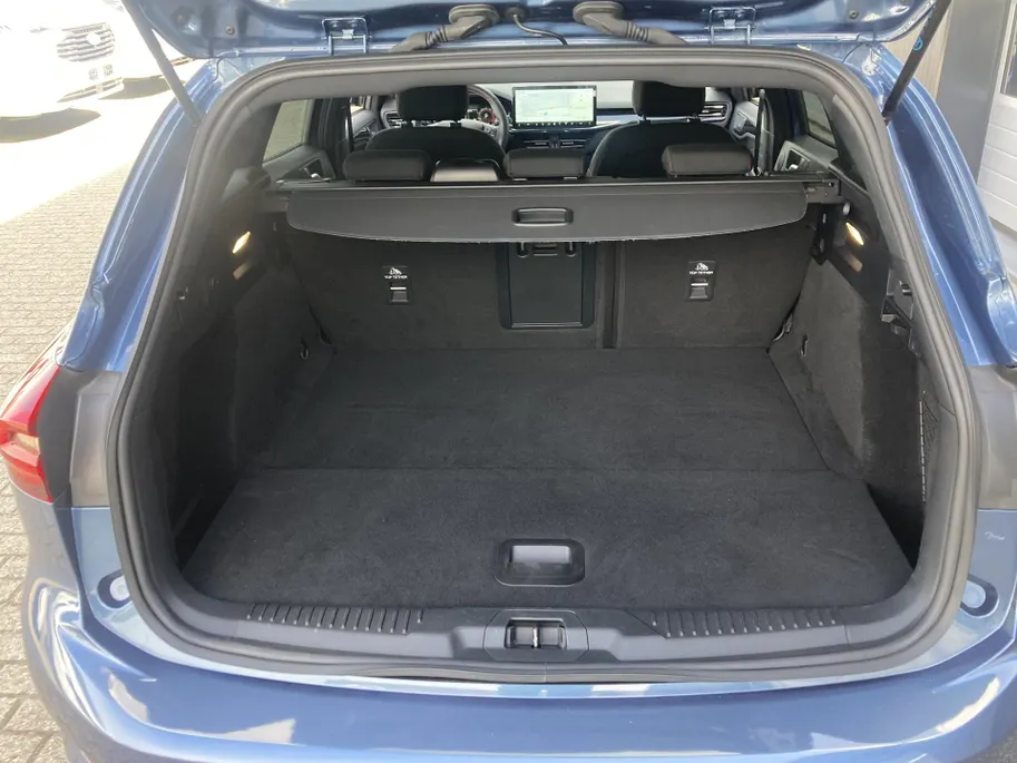 Ford Focus 1.0 EcoBoost Hybrid 155pk Automaat ST Line X Wagon Navigatie - Apple Carplay/ Android Auto - Winter Pack - Driver Assistance Pack
