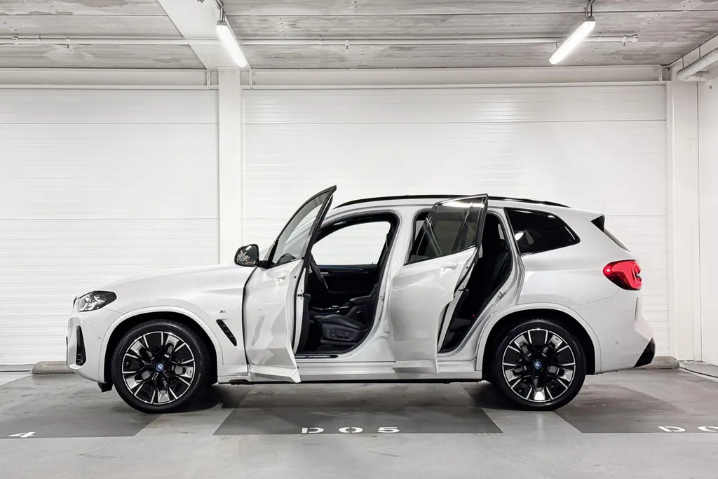 BMW iX3 High Executive