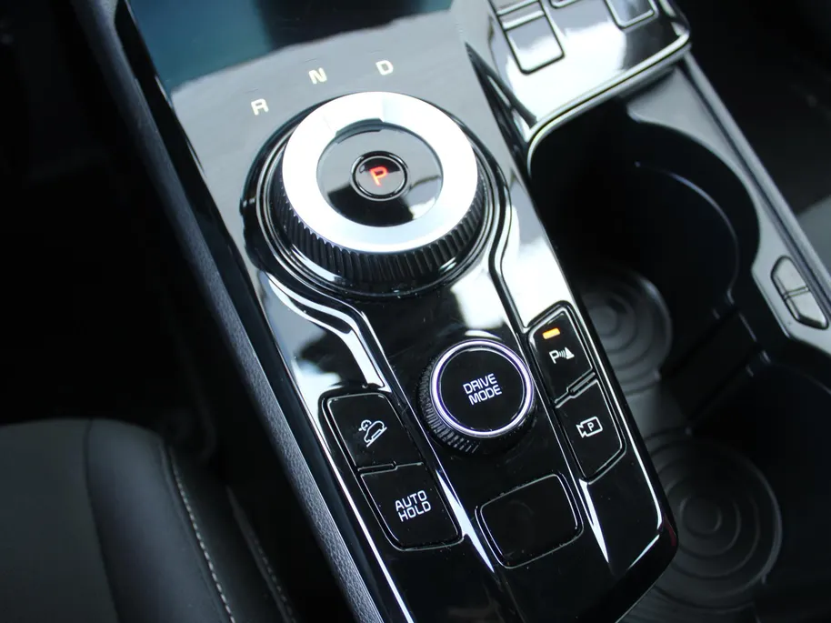Kia Sportage 1.6 T-GDi Hybrid DynamicLine | Camera | Cruise adapt. | Navi | 17' LM | Clima v+a | LED | Apple Carplay/Android Auto |