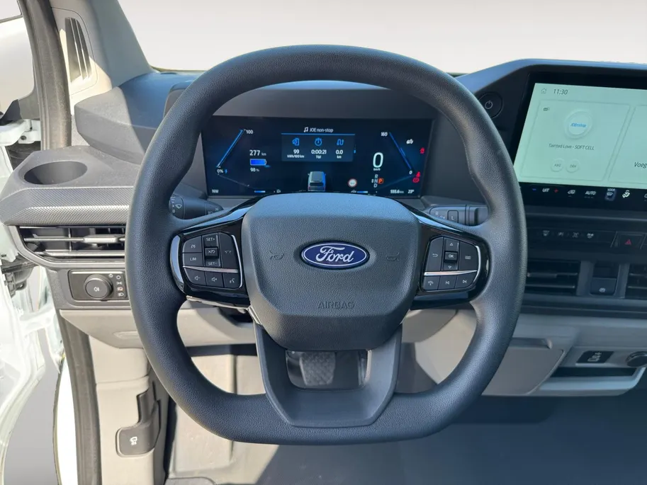 Ford E-Transit Custom 320 L1H1 Trend 71 kWh | Uit Voorraad Leverbaar | 344km WLTP Rijbereik | Achteruitrijcamera | Cruise Control | Parkeersensoren voor en achter | Verwarmbare Stoel en bijrijdersbank | Voorruitverwarming | Apple Carplay & Android Auto