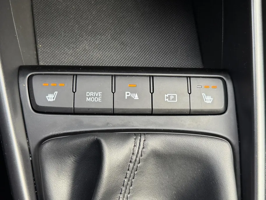 Hyundai i20 1.0 T-GDI Premium | Navigatie| Stoel/Stuurverwarming| Achteruitrijcamera| Dode hoek sensor|