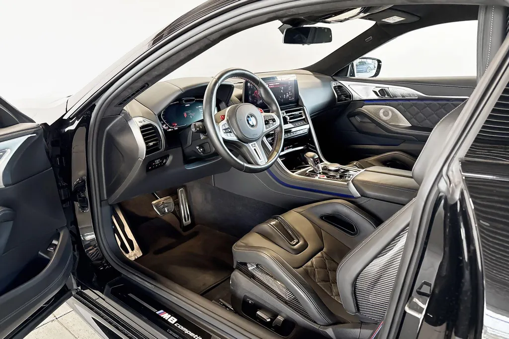 BMW M8 Coupé Competition M Driver's Pack