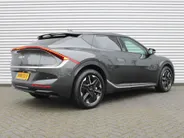 Kia EV6 Light Edition 63 kWh | Stuur-/stoelverwarming | Camera | 19' LM | LED | Adap. Cruise | Clima | Draadloze telefoonlader | 17% bijtelling |