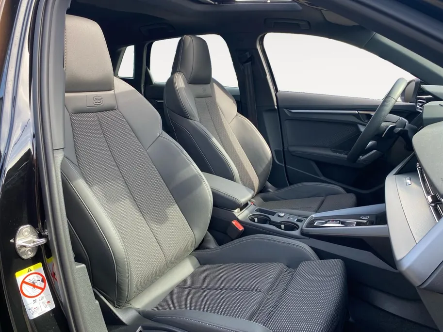 Audi A3 Sportback 35 TFSi mild-Hybrid S-Tronic aut. S Edition S Line Sportstoelen | Pano dak | SONOS Sound | Camera | Stoelverwarming | CarPlay | Cruise Control adapt. | Etc.