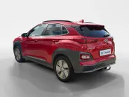 Hyundai Kona EV Fashion 64 kWh 204PK | Warmtepomp | SOH 100 % | Navigatie | Apple Carplay & Android Auto | Adaptive cruise control | Climate control | Head-up display | Parkeersensoren achter | Trekhaak |