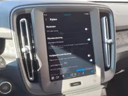 Volvo XC40 2.0 B3 Essential AUTOMAAT | Stuurverwarming | Stoelverwarming | Adaptieve Cruise | Apple Carplay/Android Auto