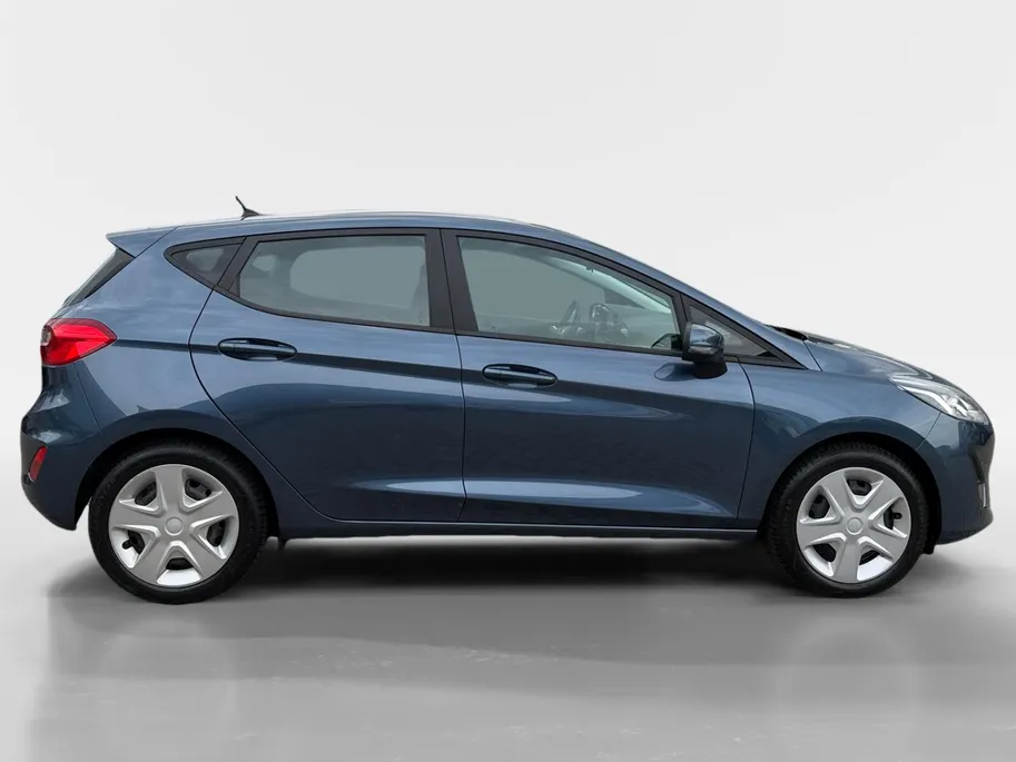 Ford Fiesta 1.1 Trend | Trekhaak | All Season Banden | Parkeersensoren Achter | Navigatie | Cruise Control | Voorruitverwarming | Airco | Apple Carplay & Android Auto | Bovag Garantie