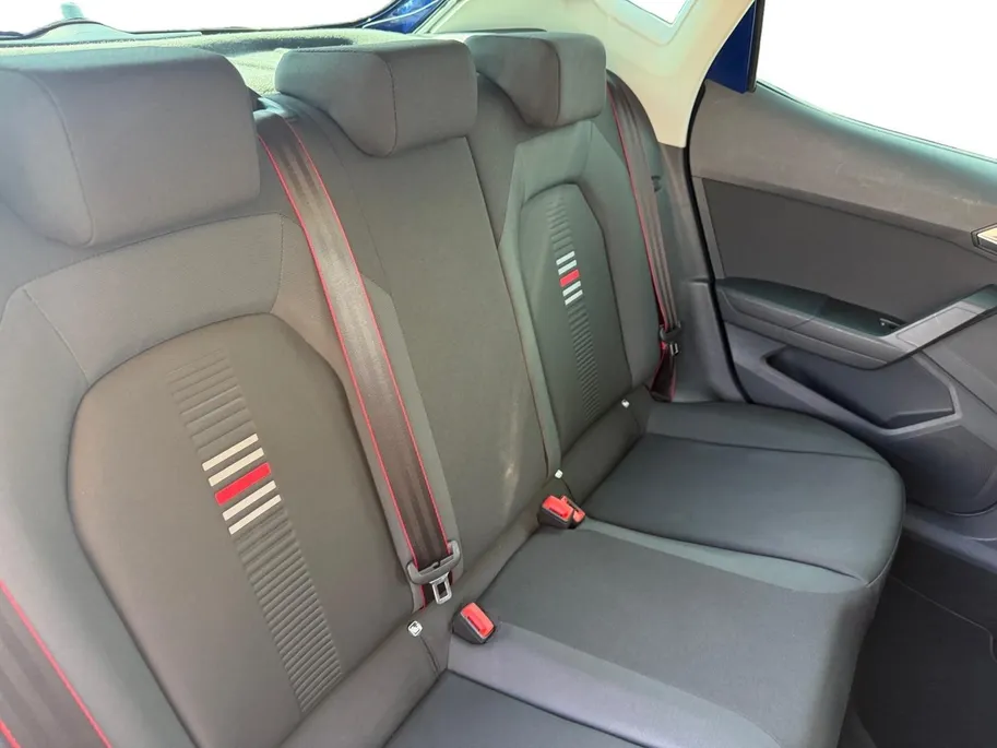 SEAT Ibiza 1.0 TSI FR Business Intense | Camera | Parkeersensoren | Apple Carplay & Android Auto | Cruise & Climate Control | Navigatie | 12 Maanden BOVAG Garantie
