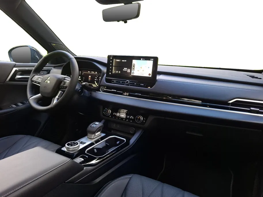 Mitsubishi Outlander 2.4 PHEV Black Edition | RIJDEND, VRAAG NAAR ACTUELE KM STAND | FULL OPTION | 360 CAMERA | STUUR, VOORRUIT, STOEL VERWARMING & VERKOELING |
