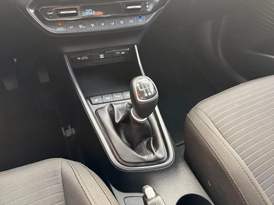 Hyundai i20 1.0 T-GDI Premium | Climate Controle| Lichtmetalen velgen| Metallic lak| Navigatie| Stoel verwarming| Stuur verwarming| Camera| Parkeer sensoren