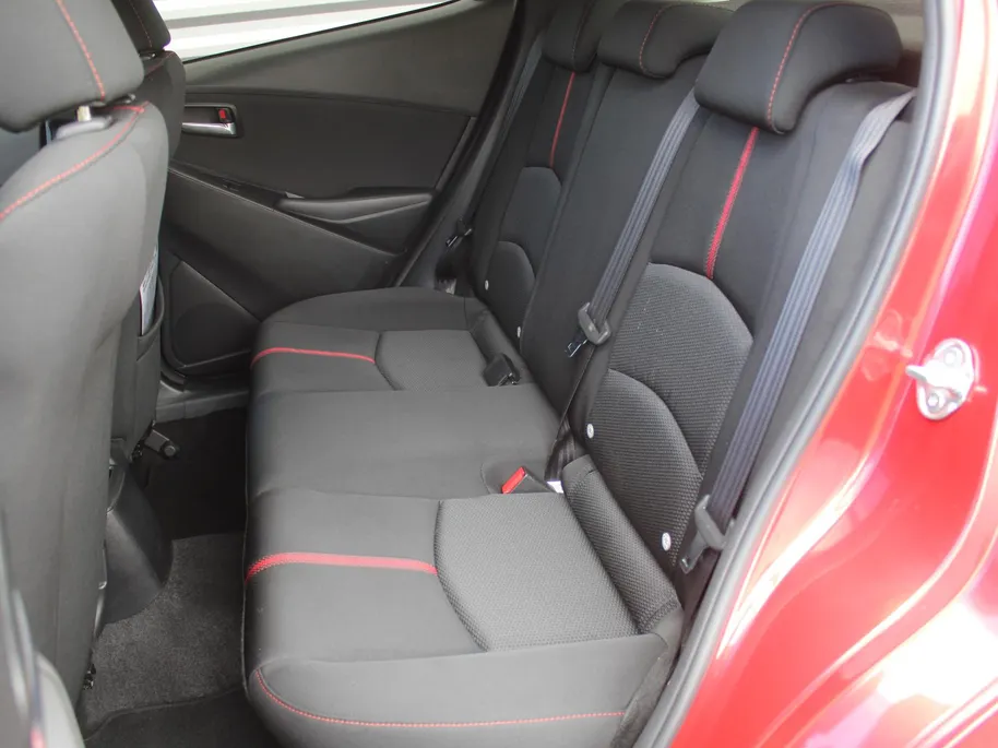 Mazda 2 1.5 Skyactiv-G GT-M | Stoelverwarming | Parkeersensor achter | 16' LM | Clima | Cruise | Navi | LED | Weinig km!! |