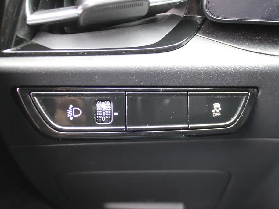 Kia Niro EV Light Edition 64.8 kWh | Airco | Cruise | Navi | Camera | PDC | 17' LM | All season banden | 17% bijtelling |