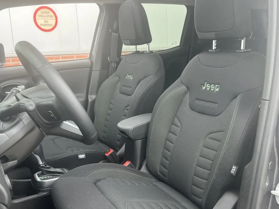 Jeep Renegade 4xe 240 PK Hybrid North Star | Pano | Safety | Winter | 18' VERKOCHT