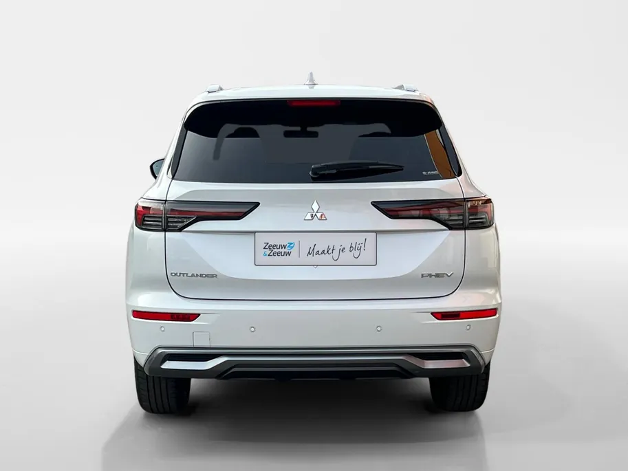 Mitsubishi Outlander 2.4 PHEV Instyle | 5.000 Euro Korting | Op=Op | 8 Jaar garantie | Snel rijden |