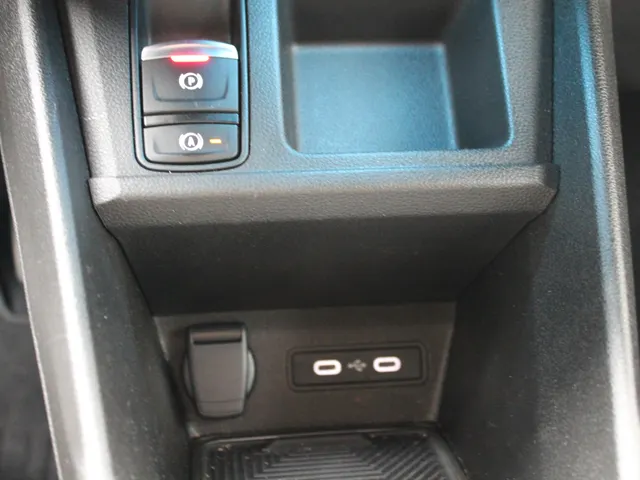 Renault 4 Comfort Range Iconic 52 kWh | Pack advance dr. assist | Harman Kardon geluid | elektr.. bed. achterklep |
