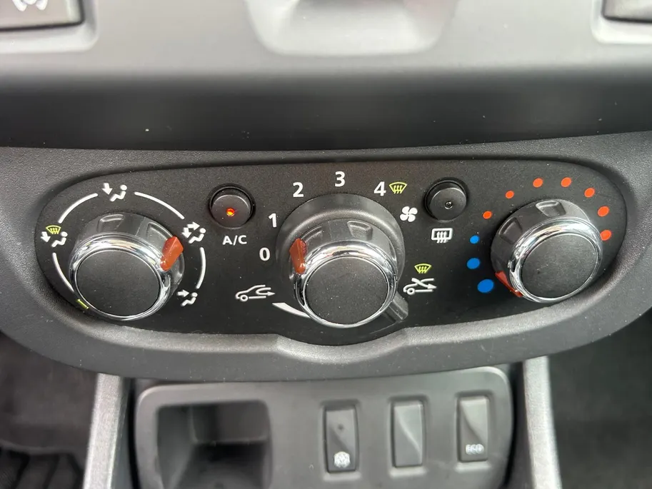 Dacia Duster 1.2 TCe 4x2 Lauréate |Trekhaak| lage Kmst| Airco| 12 maanden Bovag  Garantie|