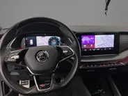 Škoda Octavia Combi 1.4 TSI RS iV PHEV 245pk DSG Business · Camera · Inklap. Trekhaak · Head-Up Display · Elek. Stoelen + Geheugen & Massage · Stuur- & Stoelverwarming ·