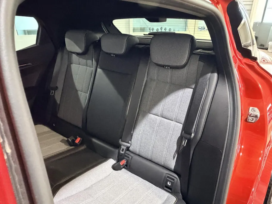 Renault Megane E-Tech 220PK EV60 Optimum Charge Techno Automaat | Pack Winter | Adaptive Cruise Control | 360 Camera | Apple CarPlay/Android Auto | Parkeersensoren | Full LED | Digital Cockpit | Lichtmetalen Velgen |