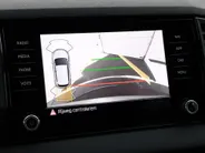 Škoda Karoq 1.5 TSI ACT 150pk DSG Business Edition · Camera · Inklap. Trekhaak · Keyless · Stuur- & Stoelverwarming · Apple/Android Car Play · ACC · Garantie t/m 02-07-2028 of 100.000km