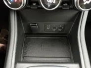 Renault Captur 1.6 E-Tech Plug-in Hybrid 160 Intens | Automaat | Navigatie | Parkeersensoren | Camera | Apple Carplay & Android Auto | Climate Control | 12 Maanden BOVAG Garantie