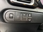 Kia Ceed Sportswagon 1.0 T-GDi DynamicPlusLine | Stoel- en stuurverwarming | Elektrisch bedienbare achterklep | Parkeersensoren voor- en achter | Achteruitrijcamera | Apple/Android Carplay | Navi | Cruise Control
