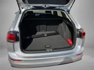 Volkswagen Golf Variant 1.0eTSI/110PK Life DSG · Navigatie · Camera + Parkeersensoren · Apple/Android Car Play · Stoelverwarming · Elektrische stoelverstelling ·