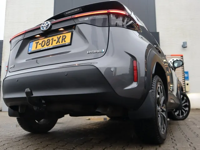 Toyota Yaris Cross 1.5 Hybrid Dynamic Trekhaak | Stoel en stuurverwarming | Parkeersensoren