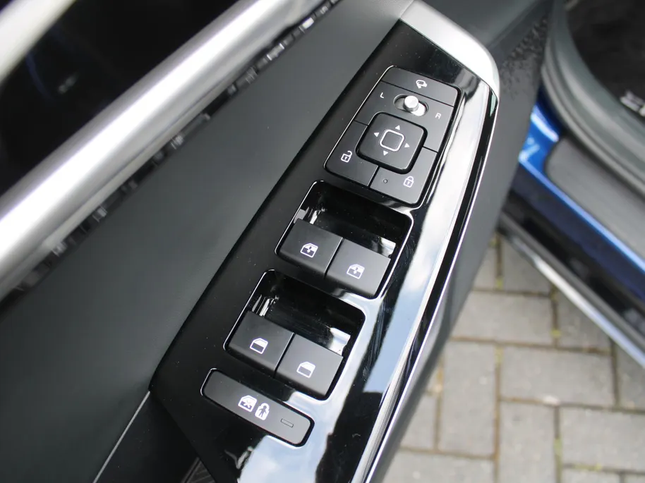 Kia EV6 Edition Advanced 77.4 kWh | Stuur-/stoelverwarming | BTW | Camera | Cruise adapt. | Elektr. achterklep + stoelbediening | 20' LM | 17% bijtelling |