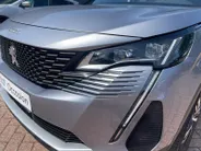 Peugeot 5008 1.2 Hybrid 136 GT *Automaat*Navi+Camera*Climate*Parc Assist*7 Stoelen*RIJK UITGERUST!