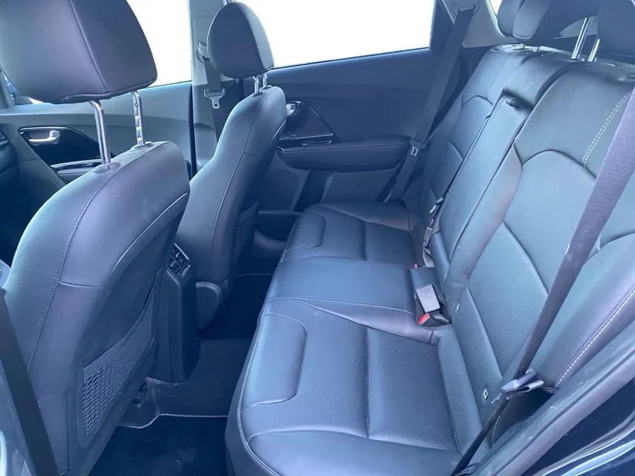 Kia Niro 1.6 GDi PHEV DynamicPlusLine | Climate control | Leder | Stoel,- en stuurverwarming | Keyless | Navigatie | Dodehoek detectie | 16 inch LM-velgen | Parkeercamera |