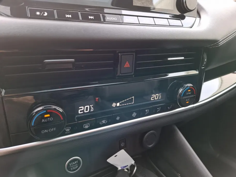 Nissan QASHQAI 1.3 MHEV Xtronic Premiere Edition | RONDOM CAMERA | PANO DAK | CLIMATE | CRUISE | CARPLAY |