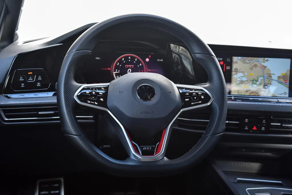 Volkswagen Golf 2.0 TSI GTI
