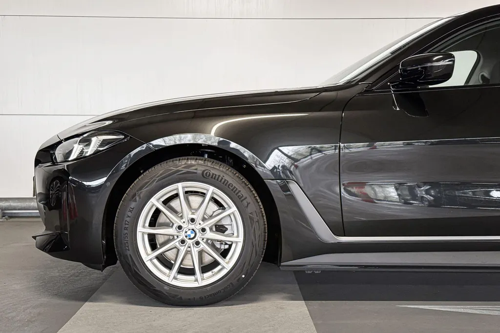 BMW i4 eDrive35 70 kWh