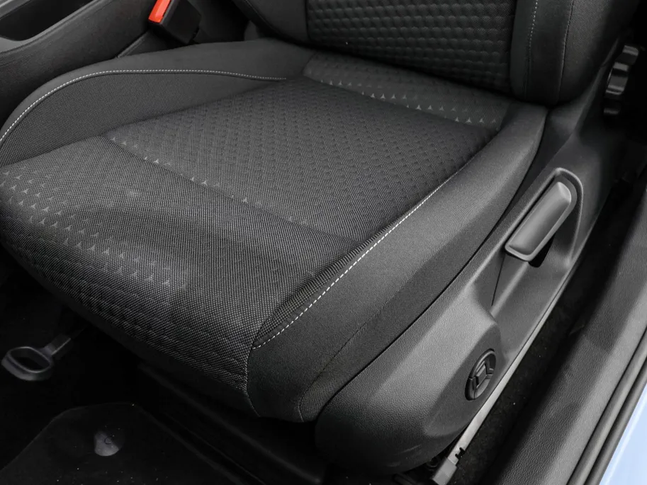 Volkswagen T-Roc Limited Edition 1.5 eTSI 116 PK 7 versn. DSG · Comfort pakket · Achteruitrijcamera · Draadloze telefoonlader · Voorraad OUTLET · Prijs is inclusief inruilpremie ·