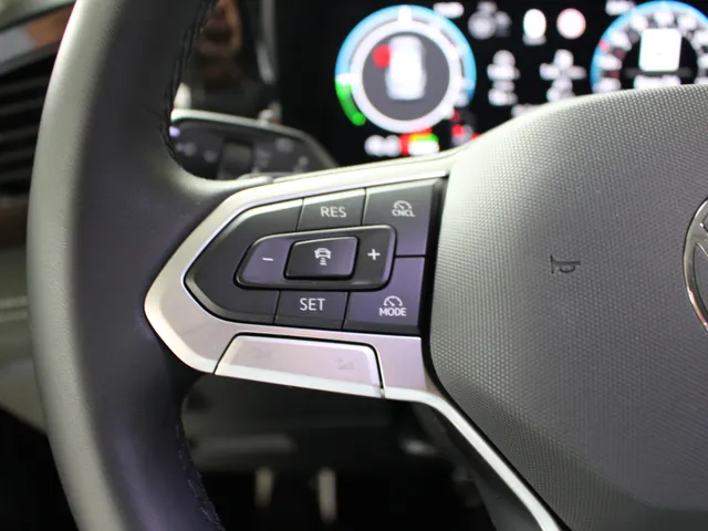 Volkswagen Tiguan 1.5 eHybrid Life Energy Edition Navigatie | 360 Camera | Head Up Display | Keyless | Led Plus Light | Trekhaak
